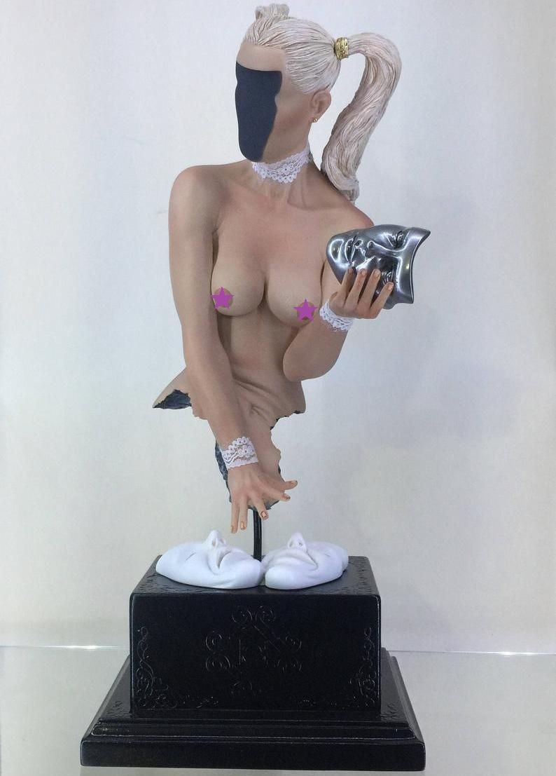 Tragédie Nữ Thần Tượng Đỏng Trần Resin 33cm Nghệ Thuật