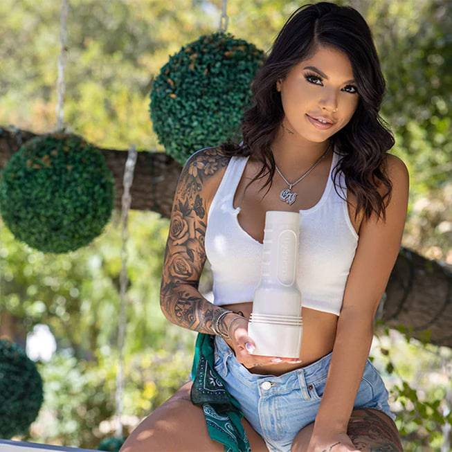 Fleshlight Gina Valentina Stellar Mô Phỏng Siêu Thực