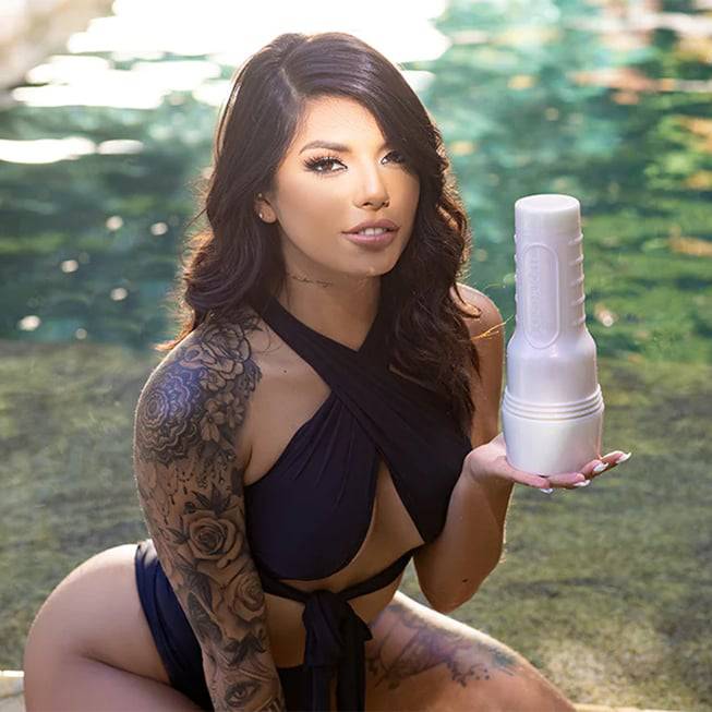 Fleshlight Gina Valentina Stellar Mô Phỏng Siêu Thực