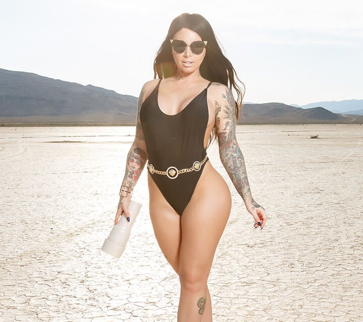 Fleshlight Christy Mack Mông 25cm Thật Khoái Lạc