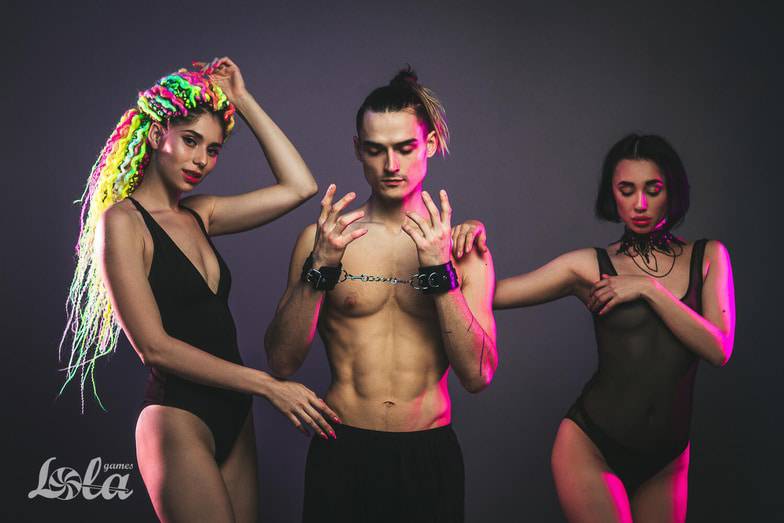 Na Móc Serenity PVC Đen Party Hard Siêu Chặt Chế