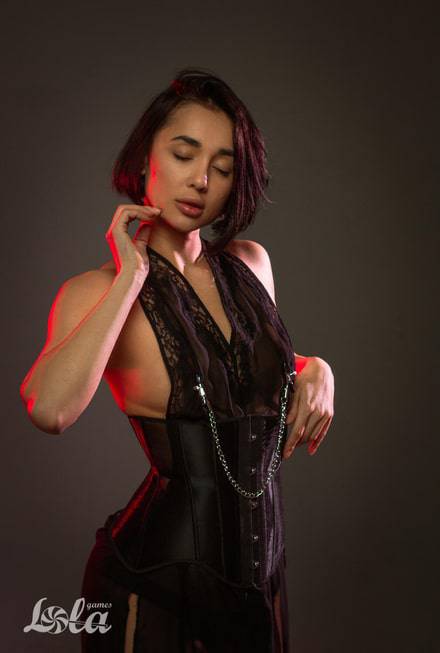 Kẹp Vú Party Hard Lola Đen BDSM Đam Mê Nồng Cháy