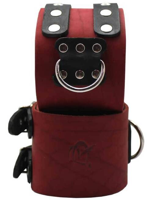 Khóa Tay Da Đỏ Podium BDSM Không Lót Siêu Kích Thích