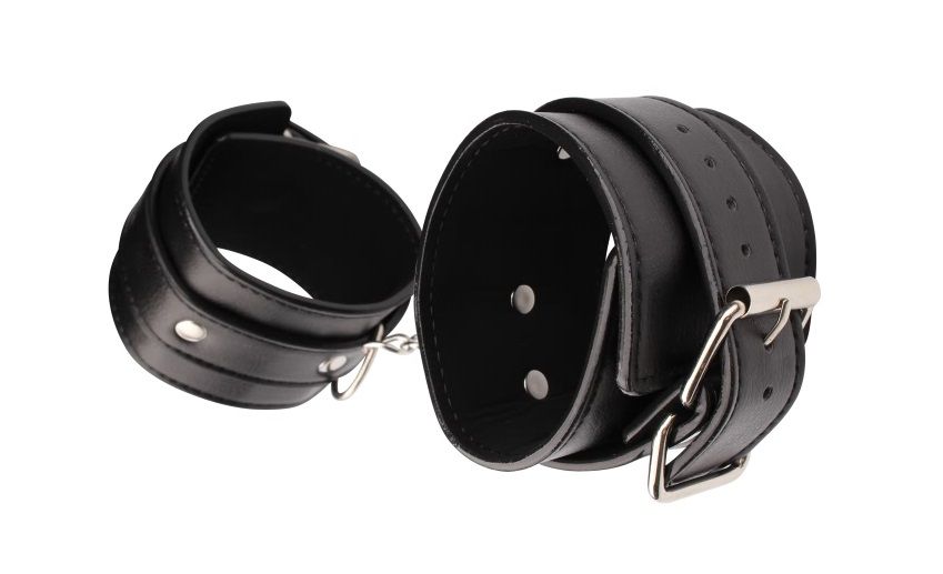 Khóa tay Chisa cổ điển đen bền bỉ chơi BDSM 