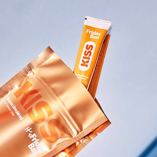 Friday Bae Lip Balm Cherry Nóng Lạnh 15ml Gợi Hôn