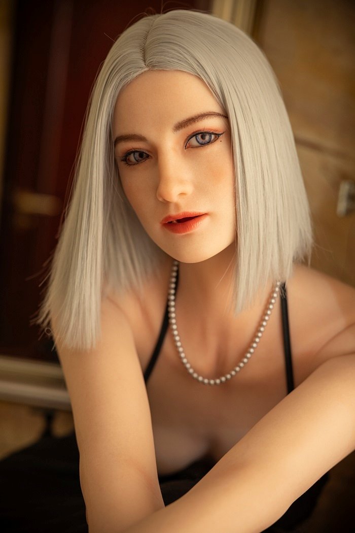 Gigi Starpery 176cm C-cup silicone khung kim loại 
