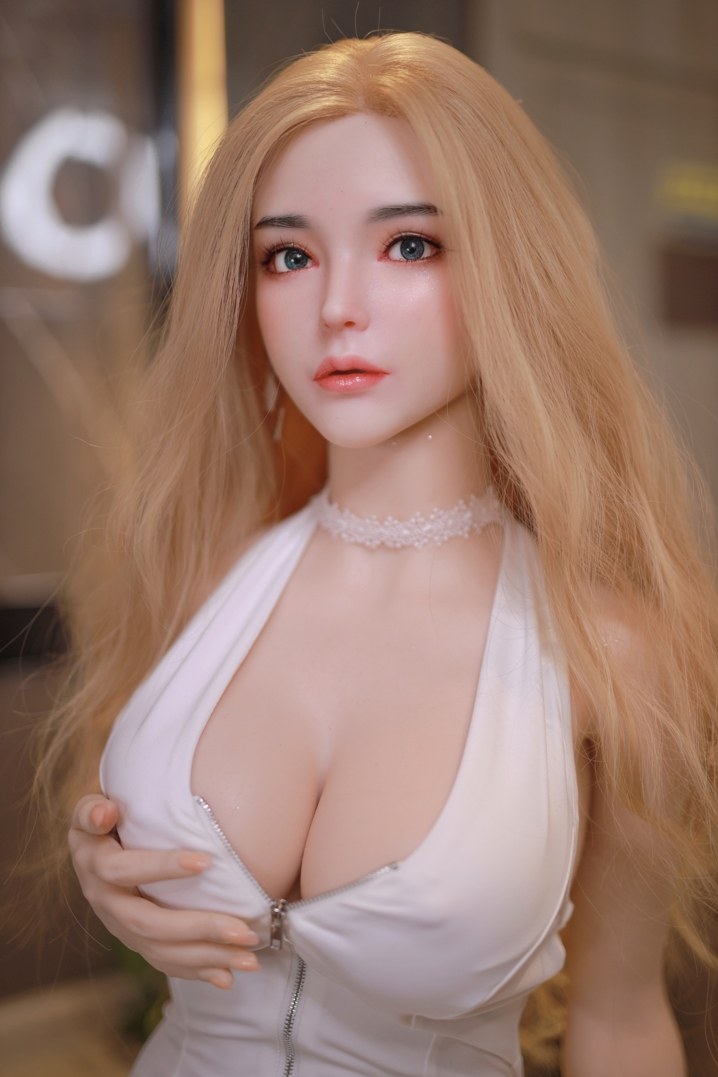 Nora búp bê 163cm ngực khủng vàng óng mềm mại 