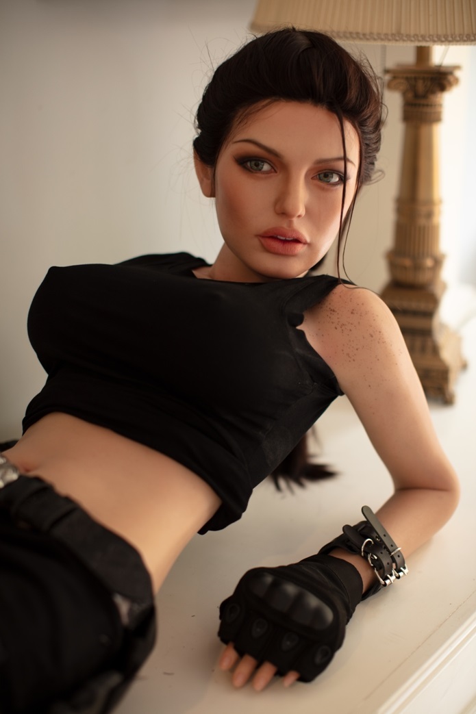 Flora Real Doll 167cm Silicone Mập Mềm