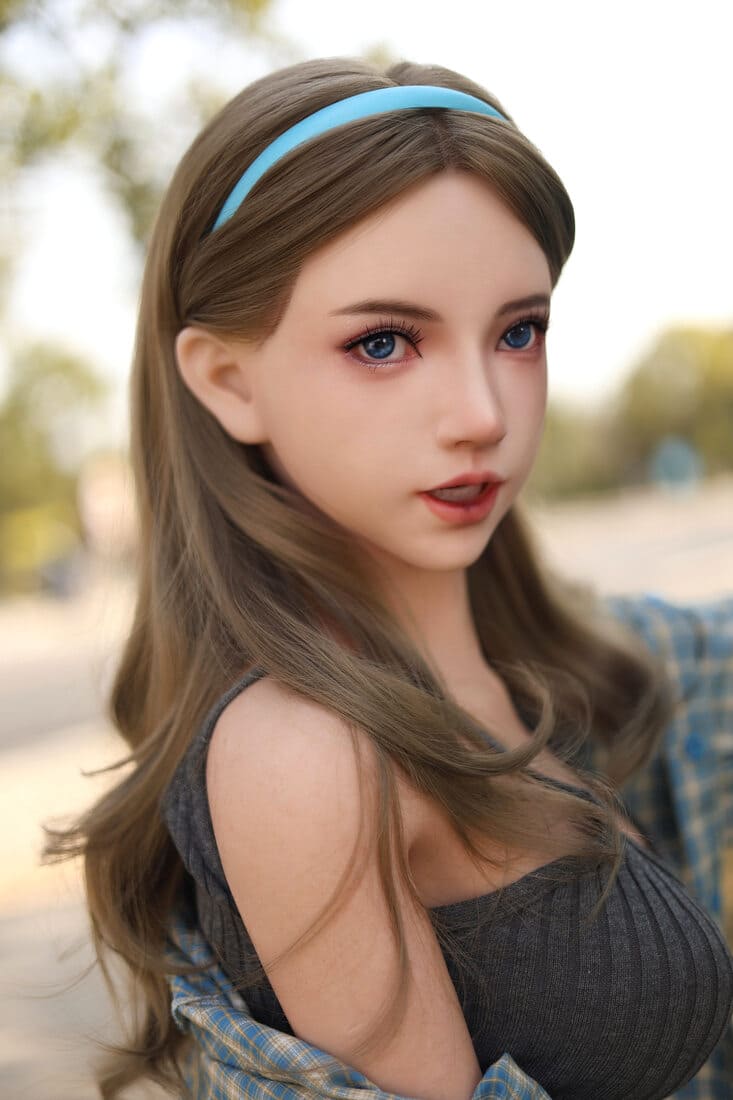 Lola sex doll châu Á C-cup silicone 150cm siêu mềm