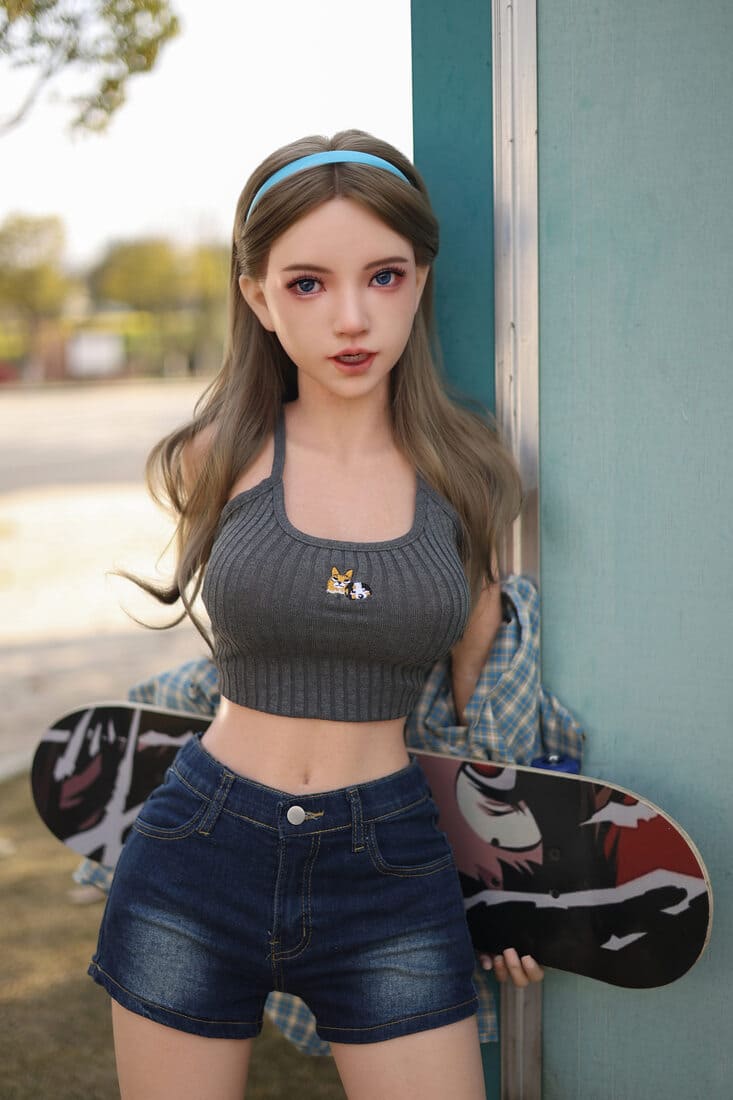 Lola sex doll châu Á C-cup silicone 150cm siêu mềm