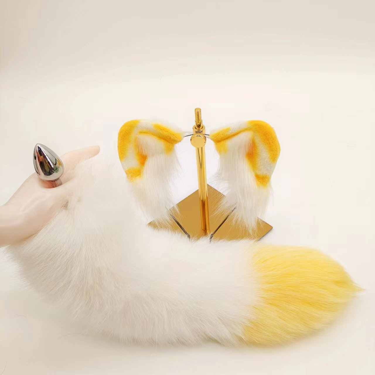 Fox Tail Butt Plug Vàng Trắng Fantasy