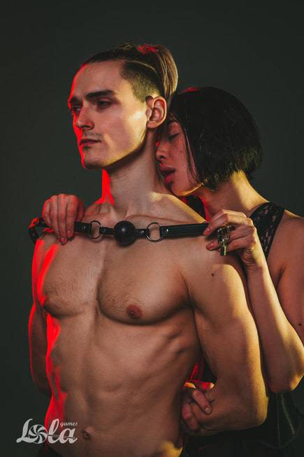 Lola Party Hard Gag Đen PVC BDSM Im Lặng Nô Lệ