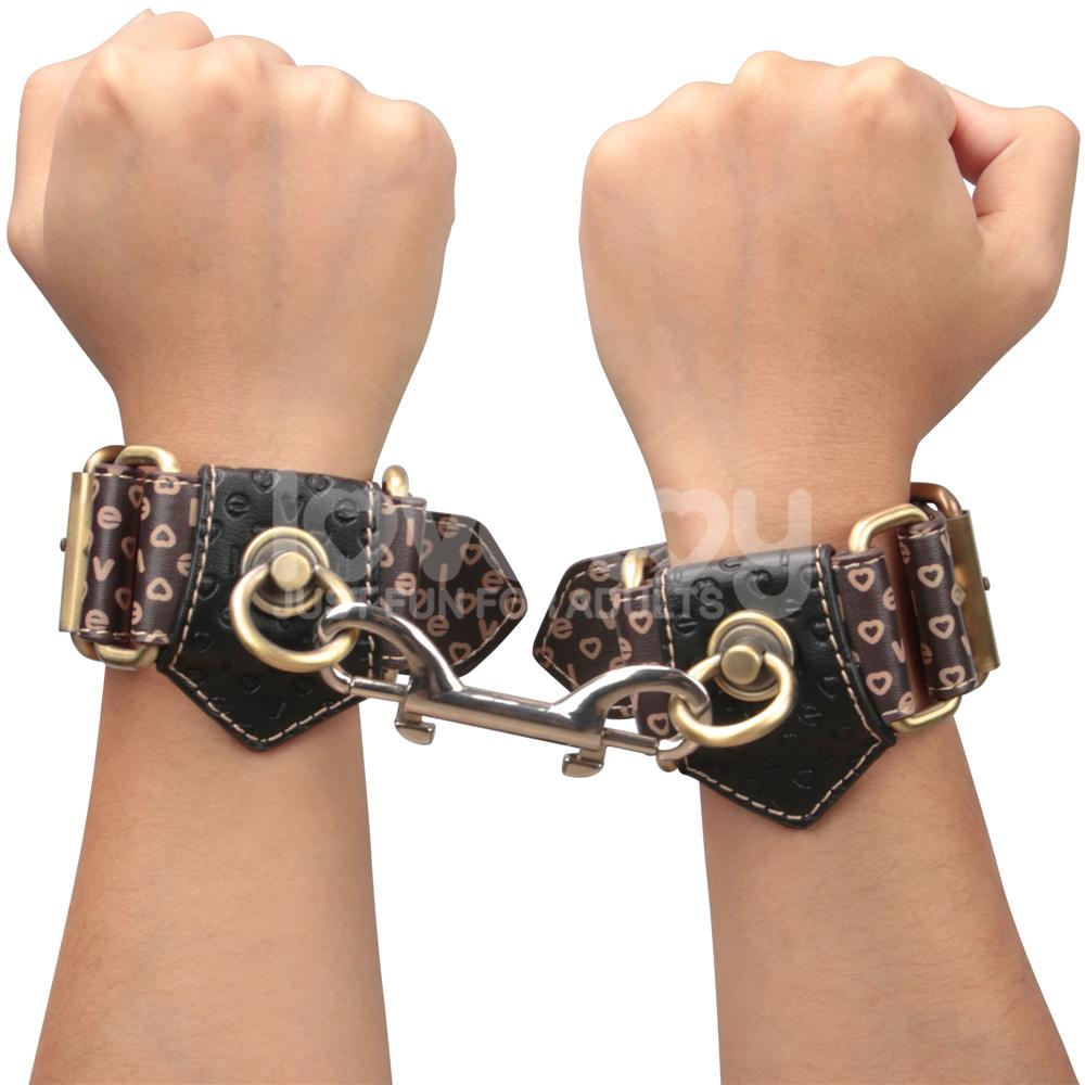 Lovetoy Rebellion Reign còng tay đen bền bỉ gợi tình