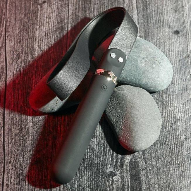 Evolved Spank Me Vibe Đen Strap Rung Mãnh Liệt