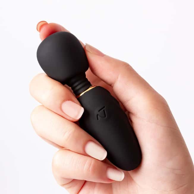 Nomi Tang Pocket Wand Đen Nhỏ Mạnh Mẽ