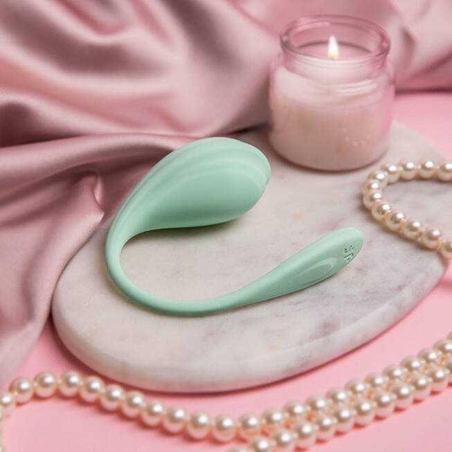Satisfyer Smooth Petal Vibe Trứng Xanh App Điều Khiển