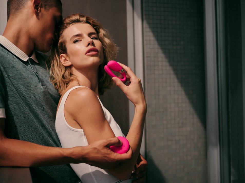 LELO Tiani 3 Rung Cặp Đôi SenseMotion Linh Hoạt Thỏa Mãn