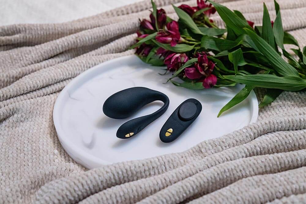 We-Vibe Play Your Way Đen – Gập Ghềnh Nội Ngoại Kép