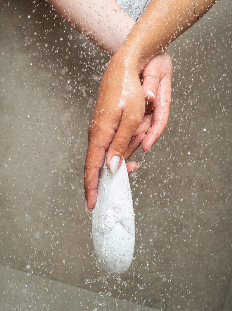 Womanizer Marilyn Monroe gen 2 hút clitoris trắng 60 tháng