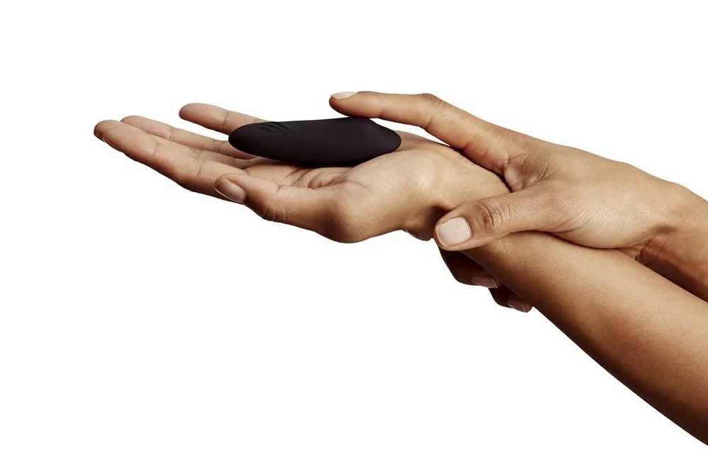 We-Vibe Moxie+ Đồ lót rung âm vật đen app Canada